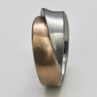 Bicolor Ring aus fein mattiertem Edelstahl, zur Hlfte rosvergoldet- Edelstahlring - Fingerring - Gre 50