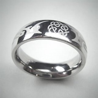 Ring aus Edelstahl mit gelasertem Tribal und keltischem Knoten Fingerring